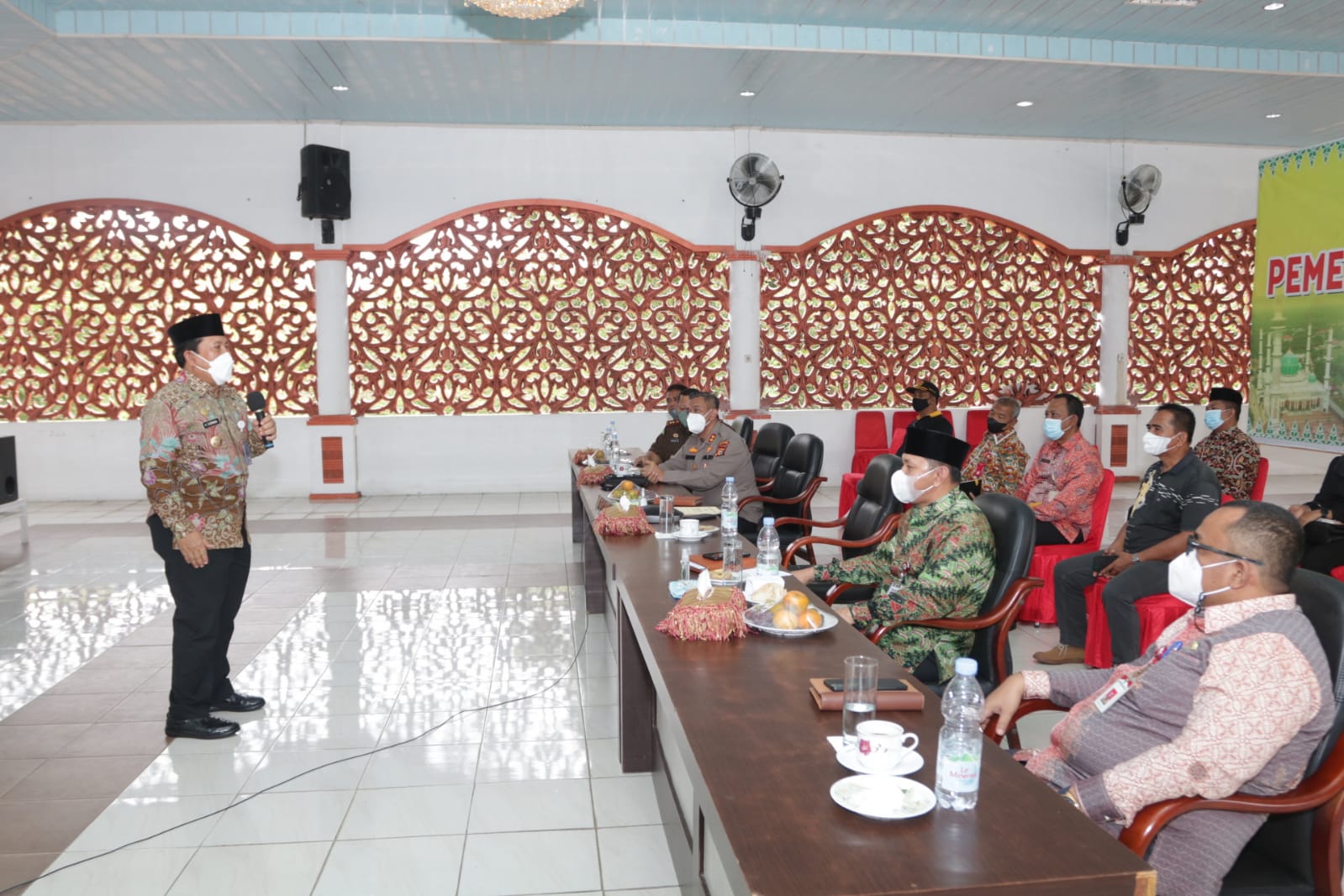 Gubernur dan Forkopimda Riau serta Bupati/Walikota Rakor Covid-19, Bupati H. Sukiman : Laporkan Perkembangan Covid-19 di Rohul