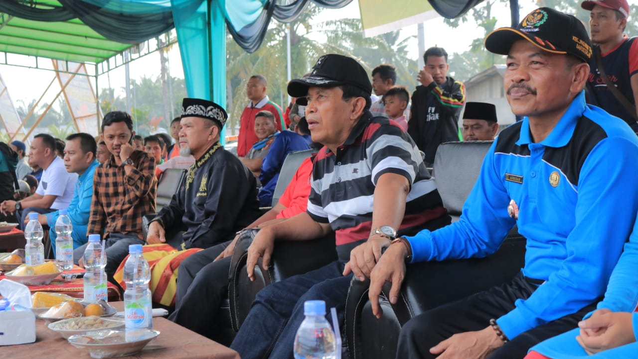 Bupati Rohul H. Sukiman Tutup Secara Resmi Open Turnamen Sepak Bola Pagaran Tapah cup 2019