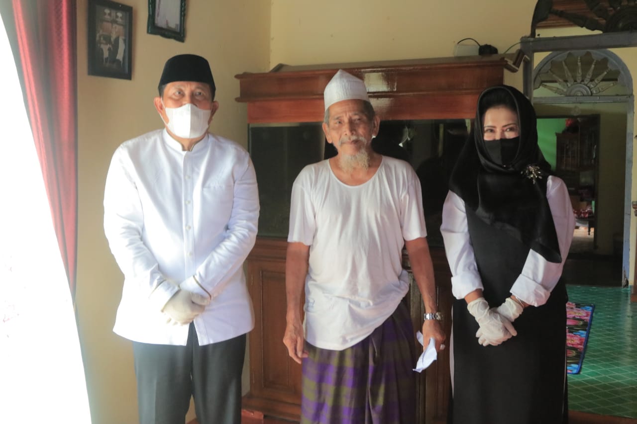 Video Covid-19 Syekh Umar Viral, Bupati H. Sukiman dan Istri Silaturahmi Harapkan Doa agar Masyarakat Rohul dilindungi