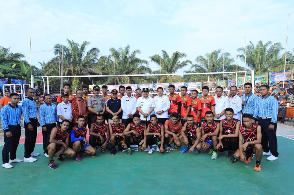 Bupati Sukiman Buka Open Turnamen Volley Ball Rambah Jaya CUP 2019