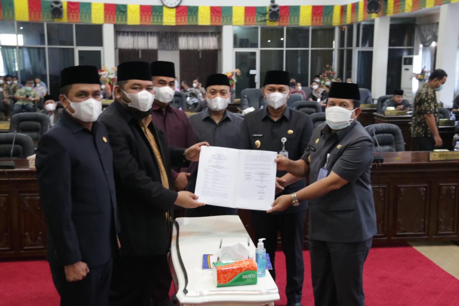Nota Kesepakatan KUPA-Perubahan APBD Rokan Hulu Tahun 2021 di Tanda Tangani, Ketua DPRD: Pertama di Riau