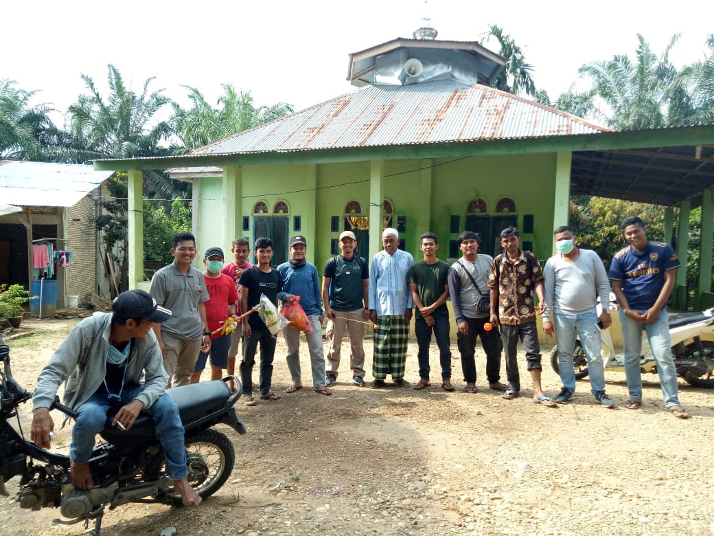 Tergabung Dalam Relawan Tambusai, Pemuda Dalu-Dalu Lakukan Aksi Nyata Pencegahan Covid-19