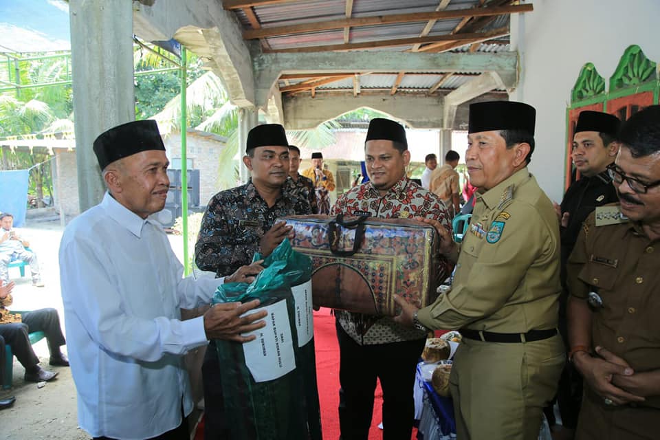 Silaturrahmi Dengan Warga Pengungsian Aceh, Bupati Bantu Pembelian Tanah Untuk Masjid