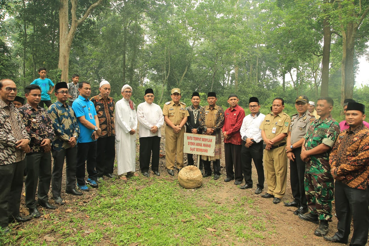 Kunjungi Tempat Kelahiran Syekh Abdul Wahab Rokan, Bupati  Komit Bangun Situs Sejarah di Desa RBS